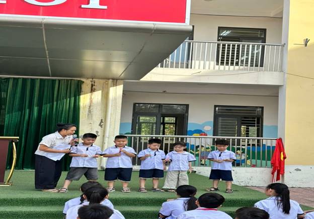 TRƯỜNG TIỂU HỌC CAO DƯƠNG – PHÂN HIỆU DÂN HÒA TỔ CHỨC SINH HOẠT DƯỚI CỜ, LAN TỎA TÌNH YÊU TIẾNG ANH